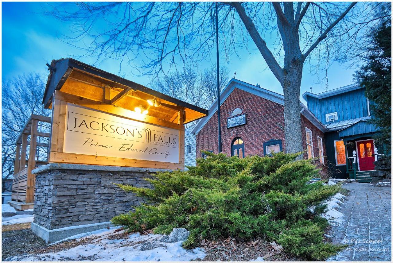 Jackson'S Falls Country Inn Milford Exterior photo